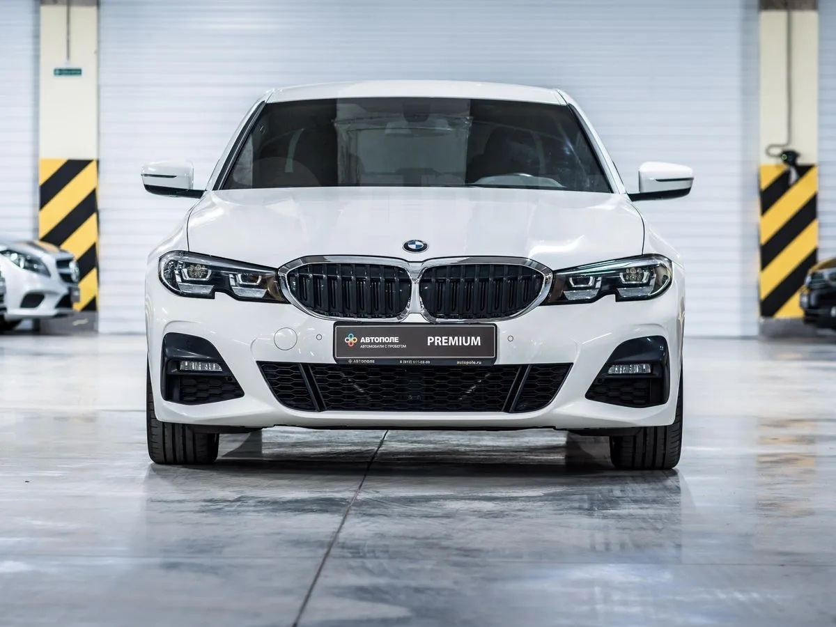 BMW 3-Series Image 4